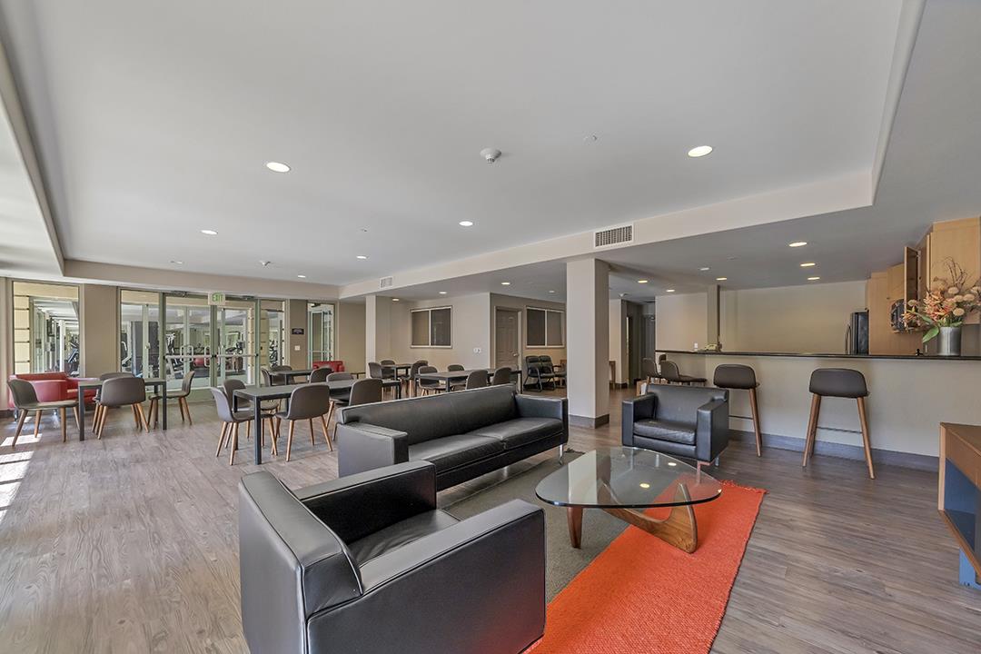 130 E San Fernando Street Unit: 404