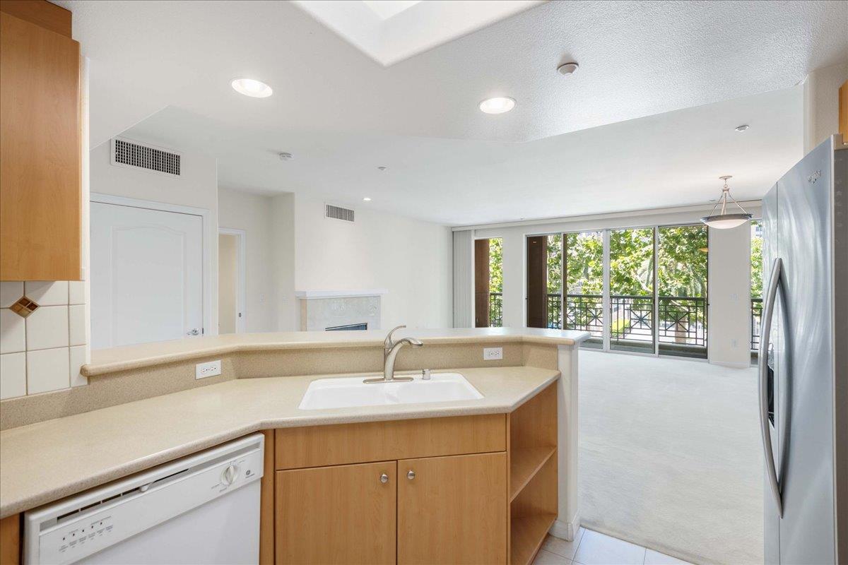 130 E San Fernando Street Unit: 404