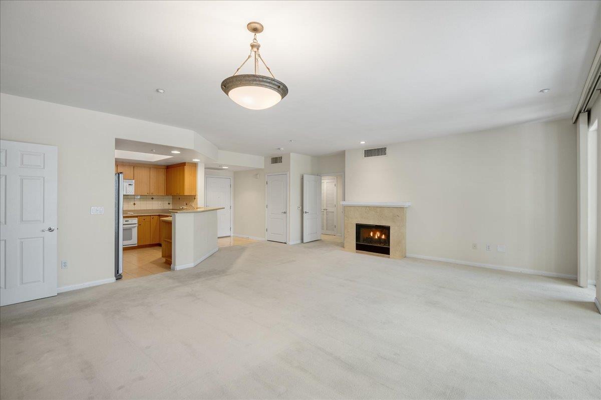 130 E San Fernando Street Unit: 404