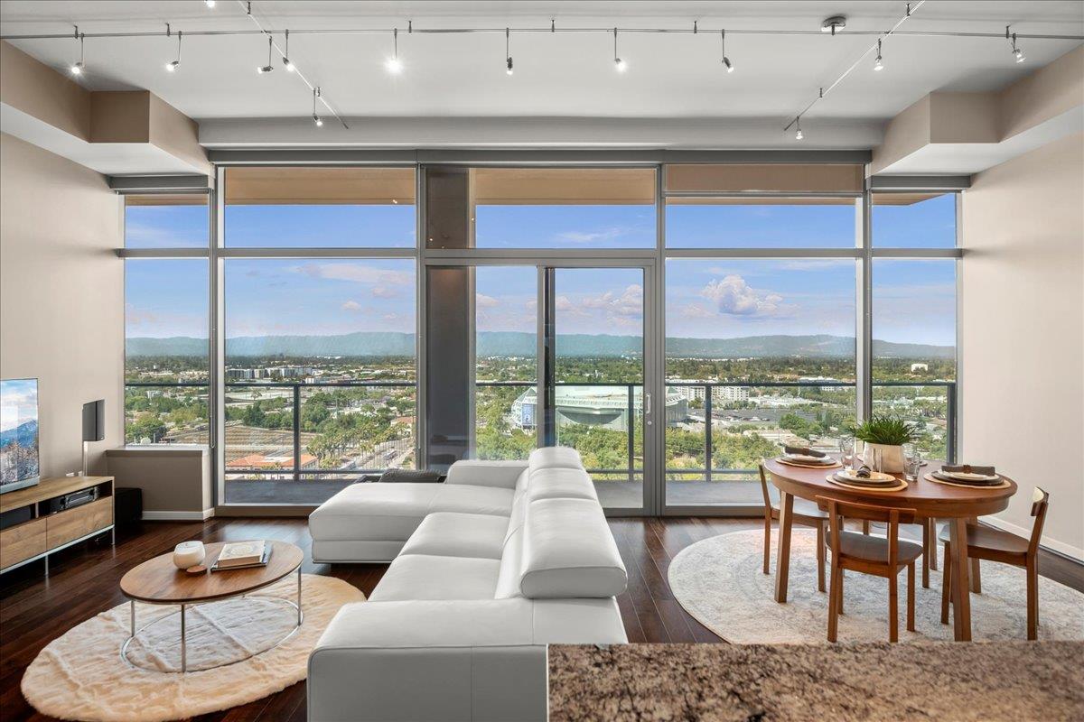 38 N Almaden BLVD 2209