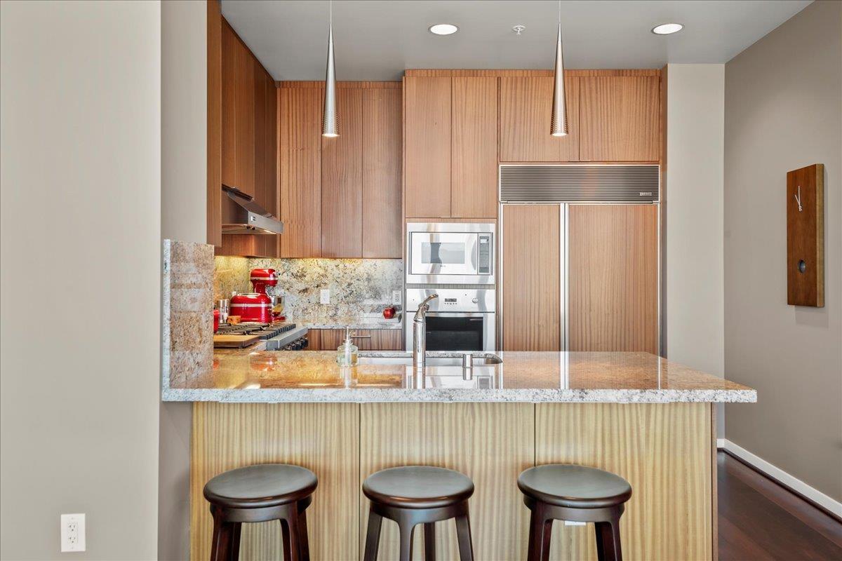 38 N Almaden BLVD 2209