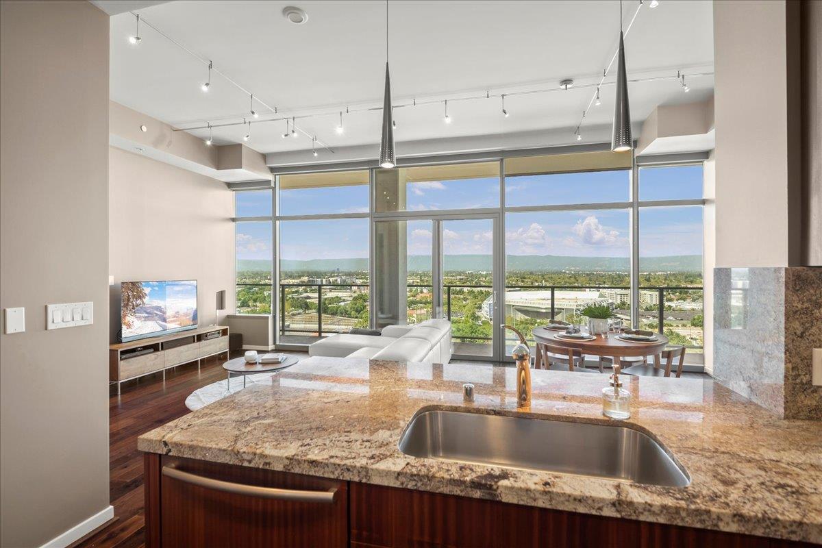 38 N Almaden BLVD 2209