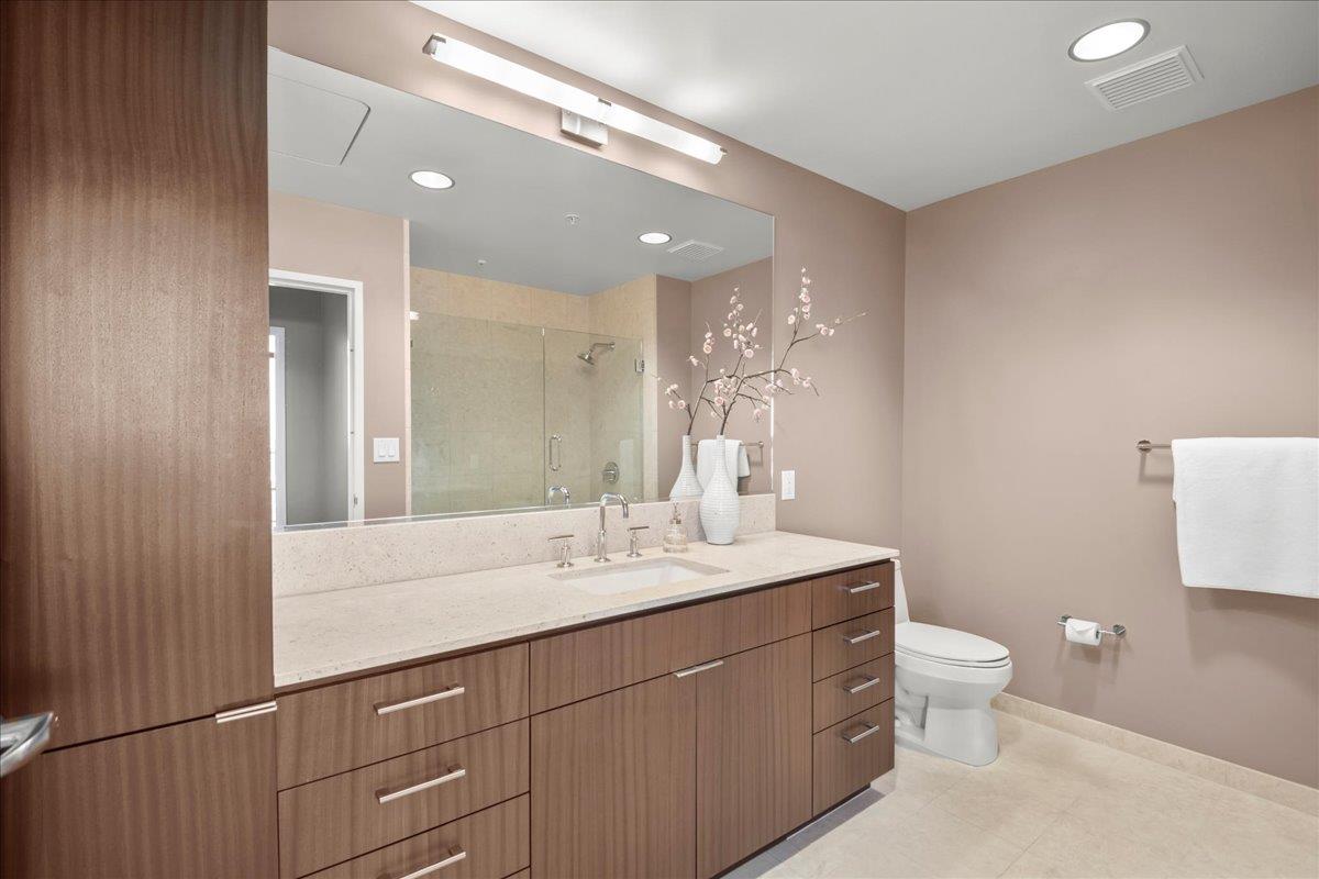 38 N Almaden BLVD 2209