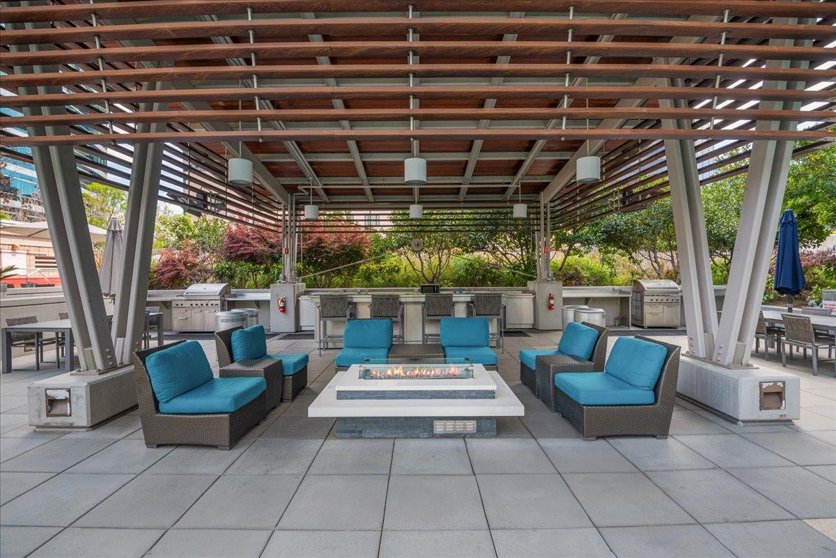 38 N Almaden BLVD 2209