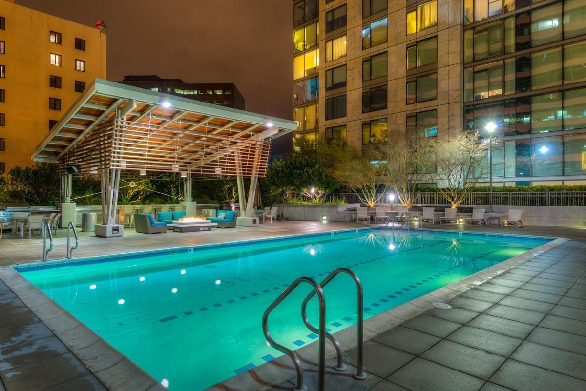 38 N Almaden BLVD 2209