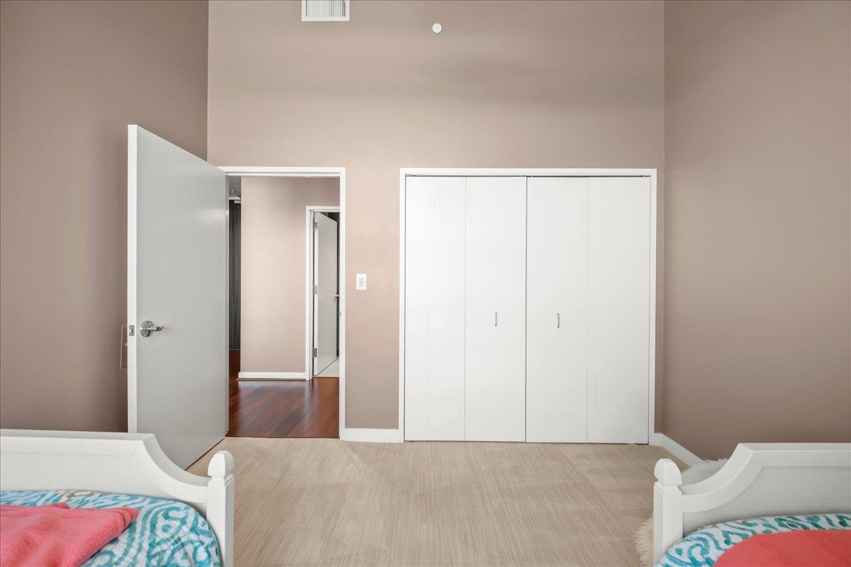 38 N Almaden BLVD 2209