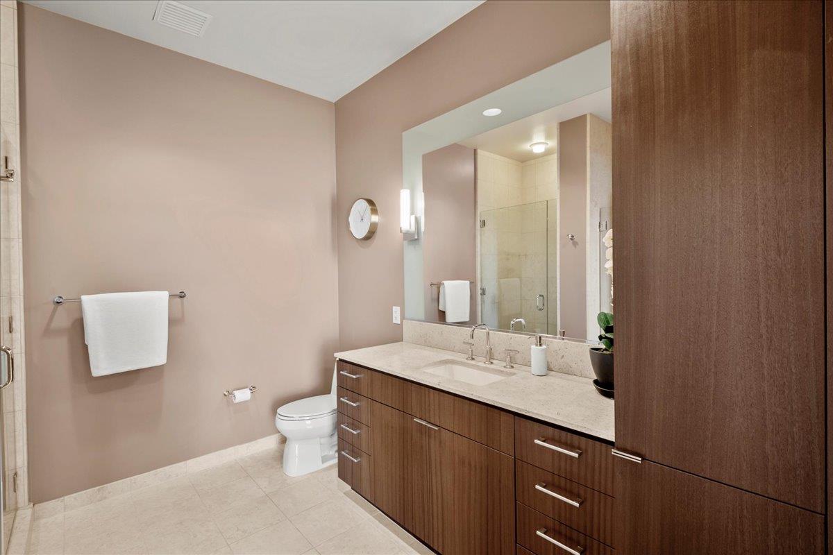 38 N Almaden BLVD 2209
