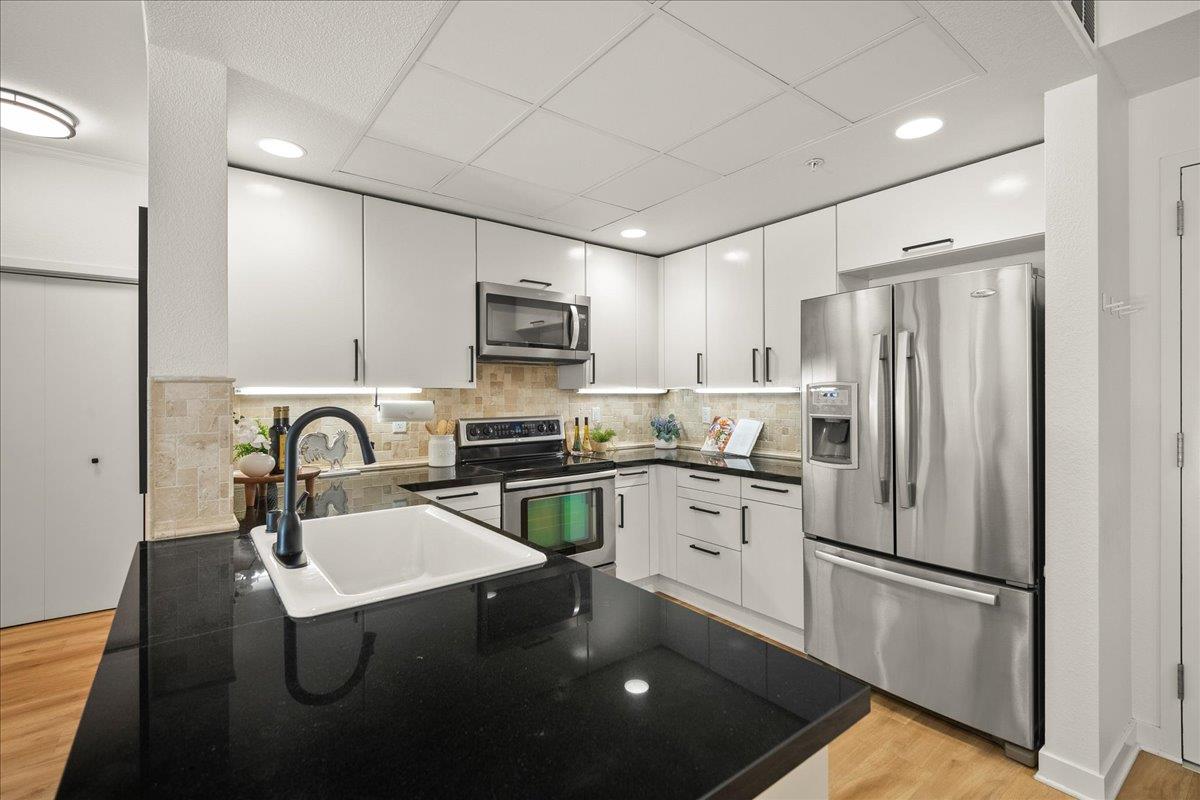 88 Bush ST 1154