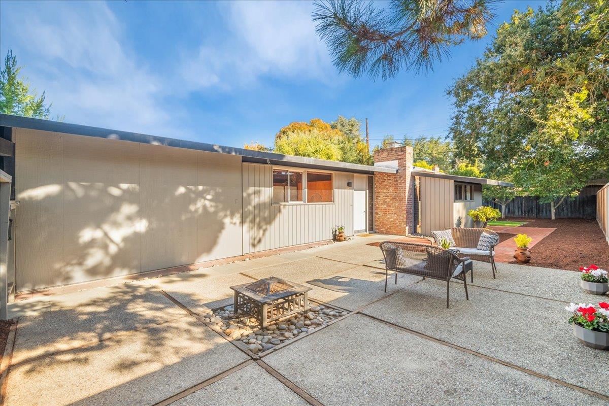 451 Carolina LN