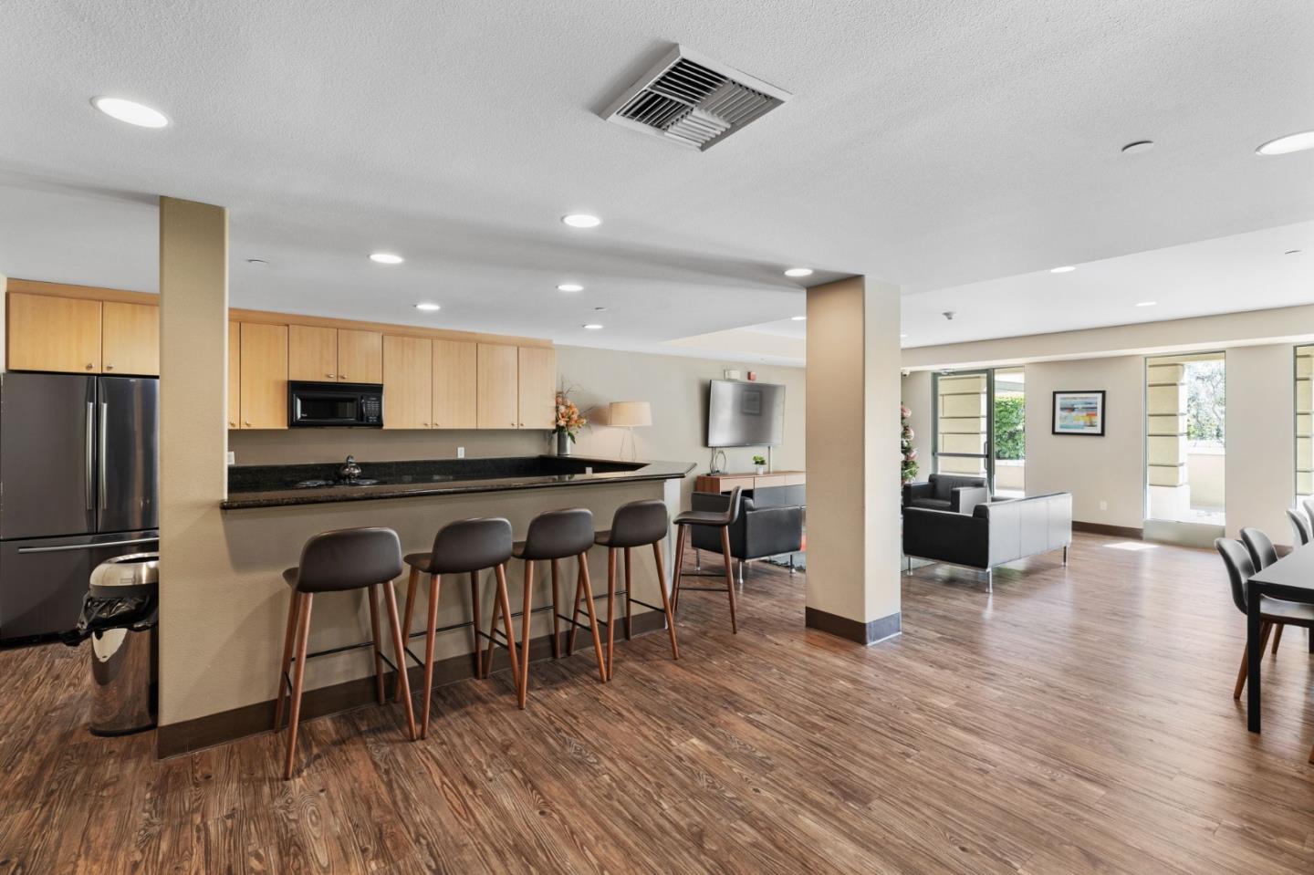 130 E San Fernando ST PH22