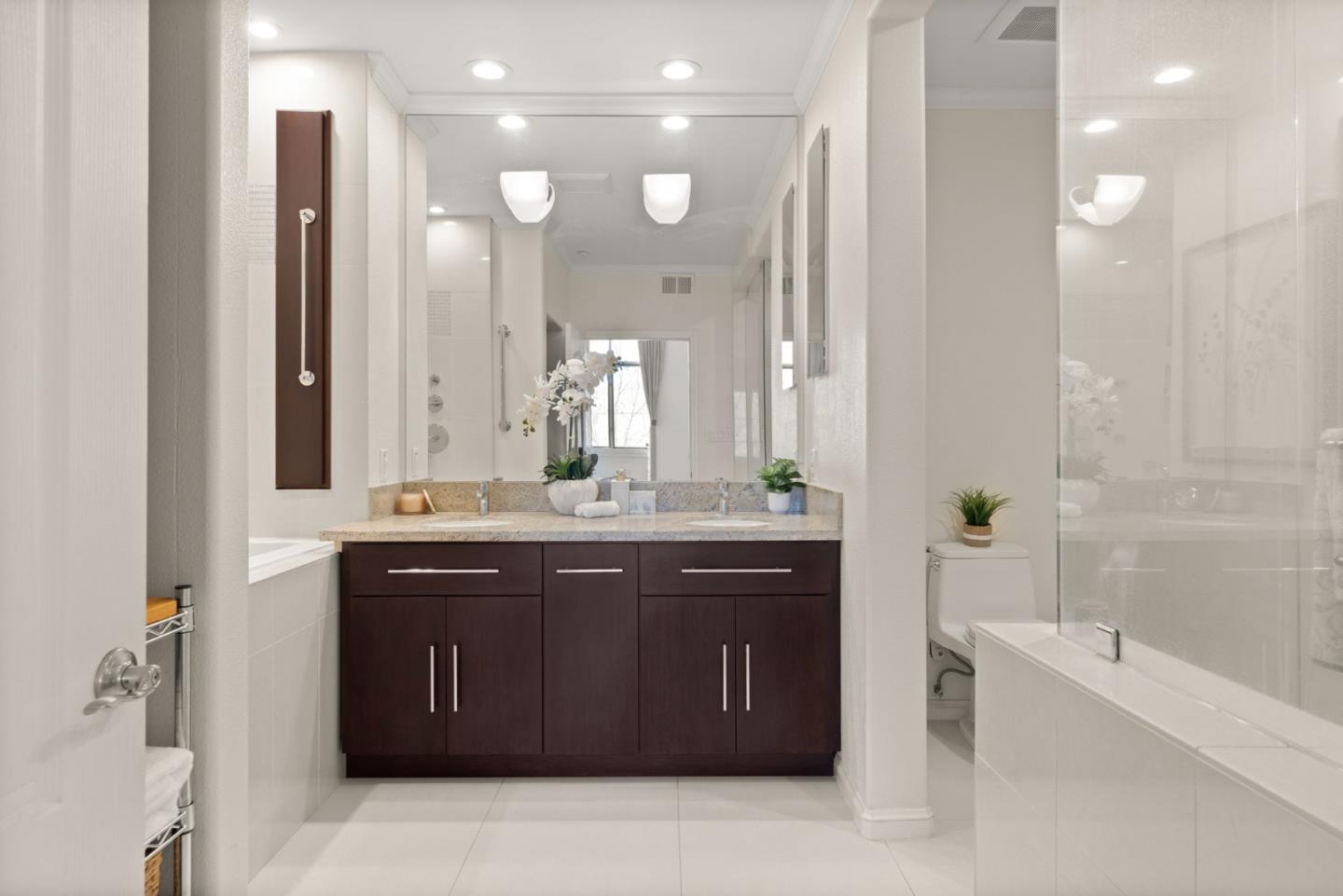 130 E San Fernando ST PH22