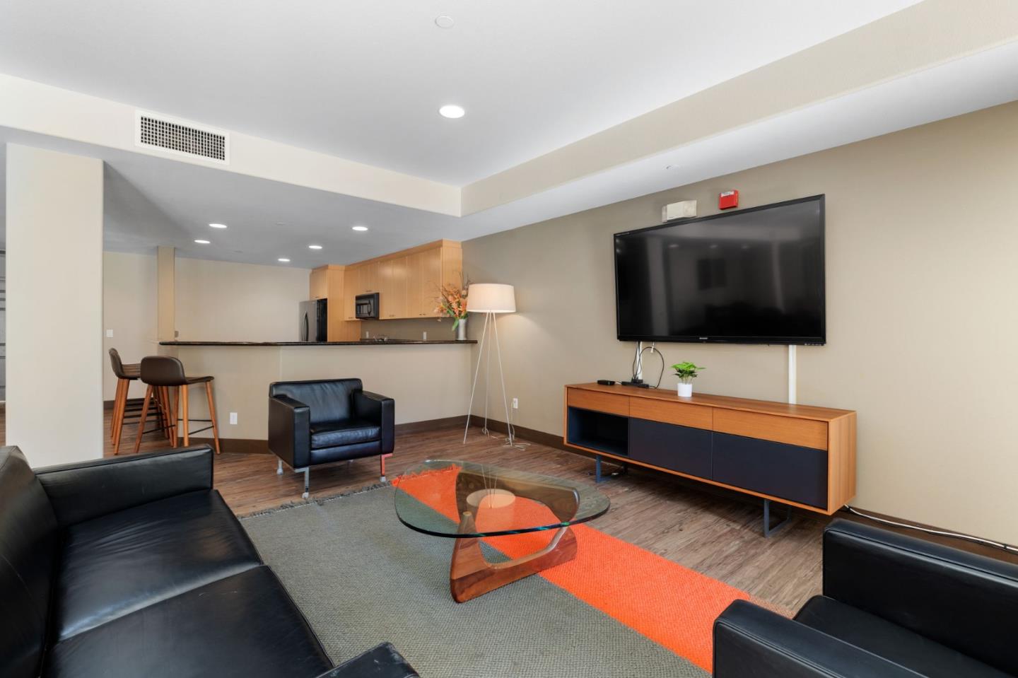 130 E San Fernando ST PH22