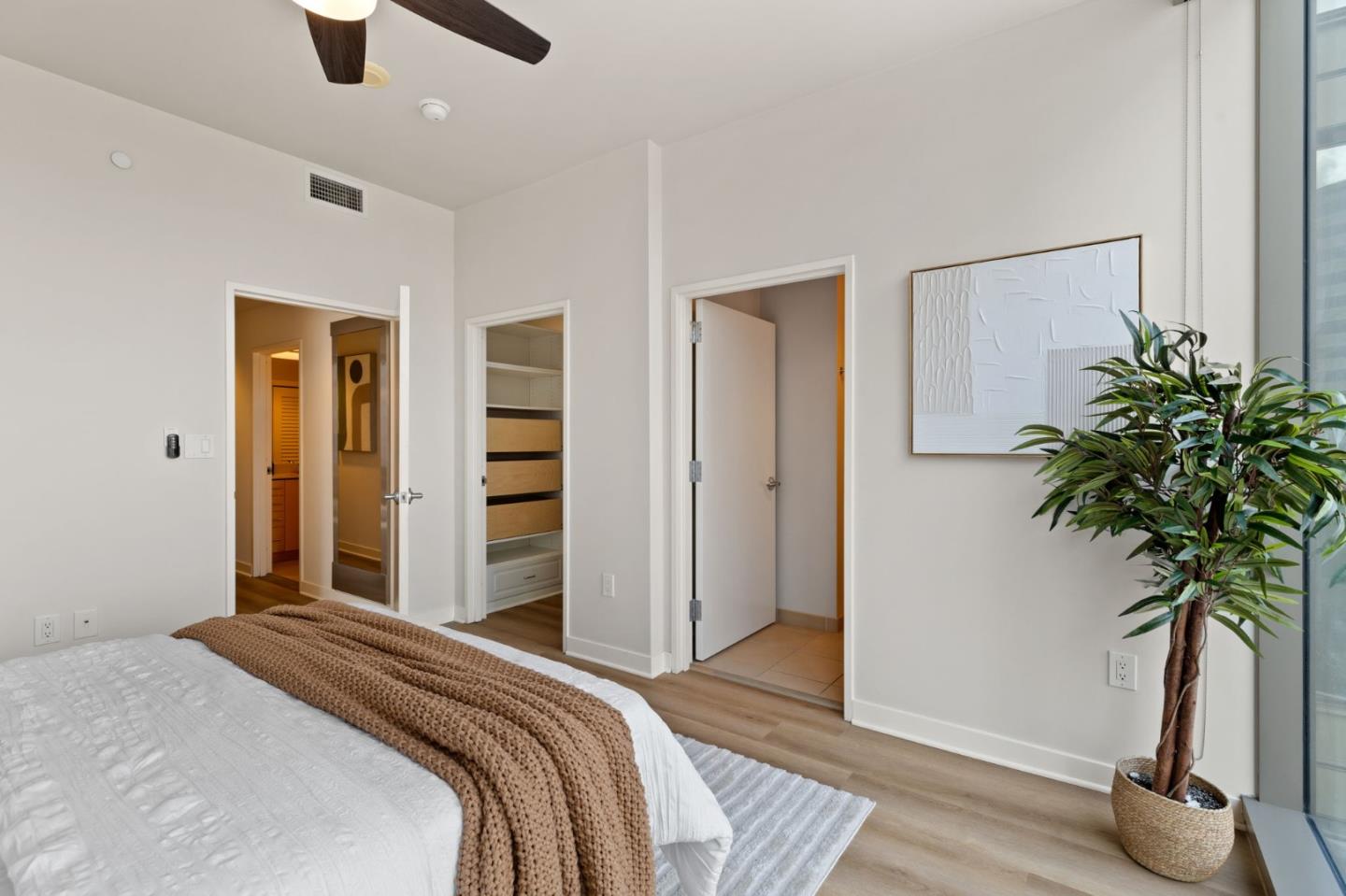 38 N Almaden BLVD 920