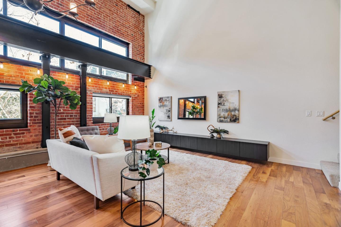 88 Bush ST 2103