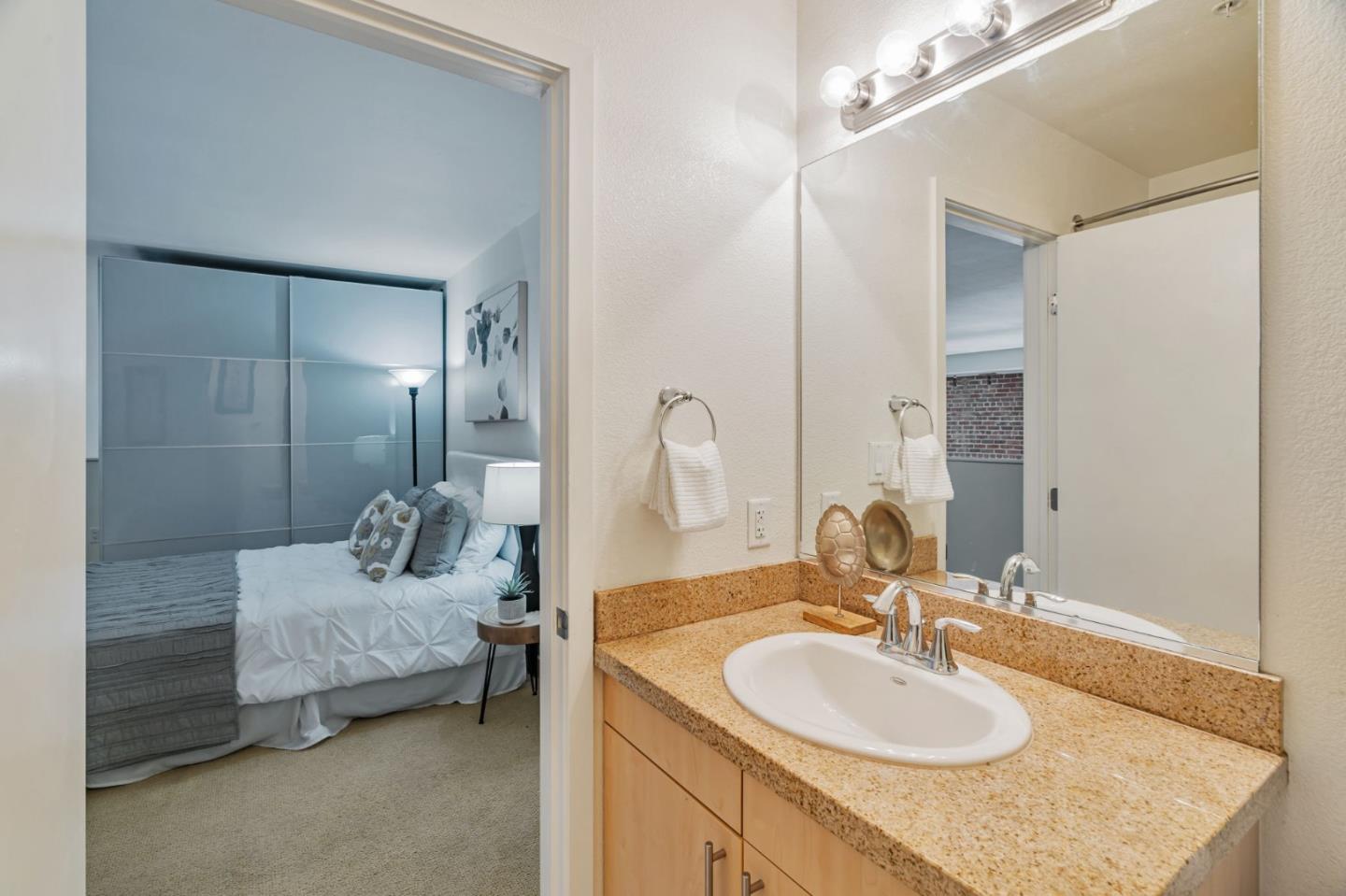 88 Bush ST 2103