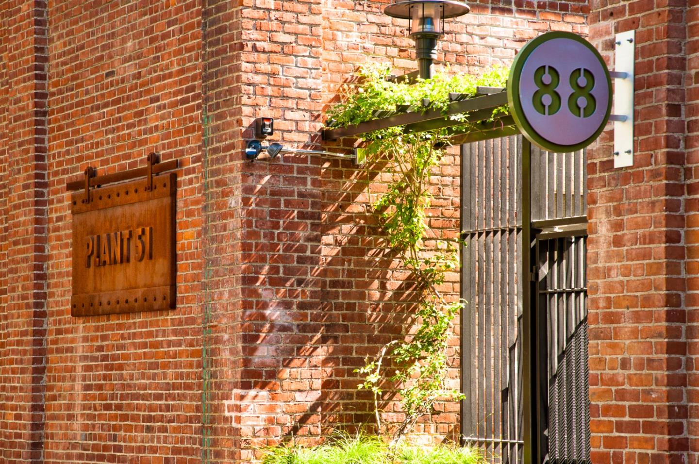 88 Bush ST 2103