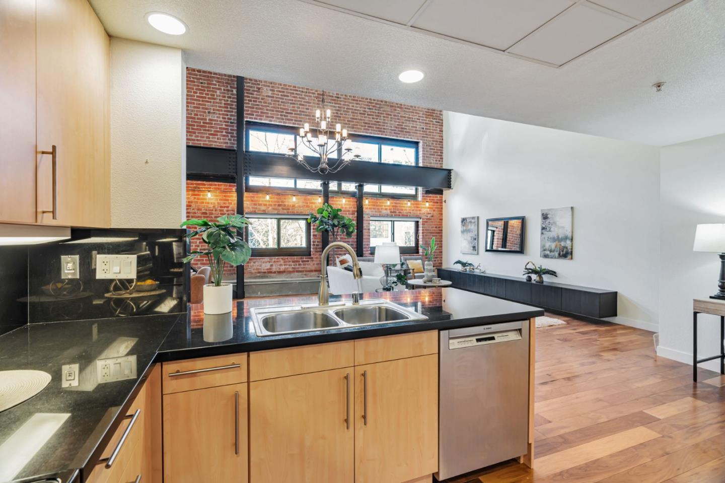 88 Bush ST 2103