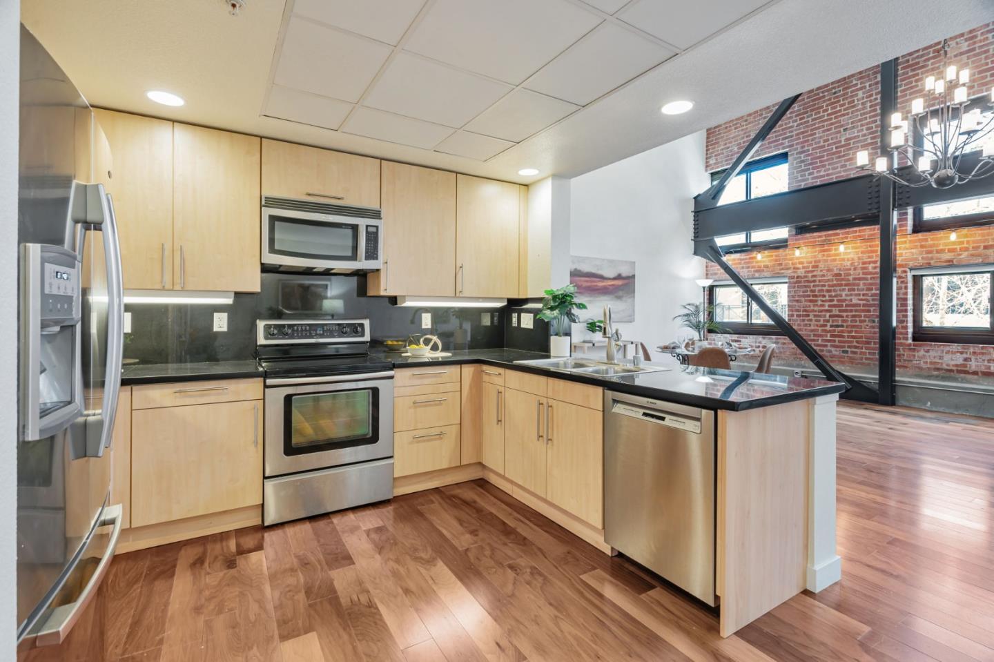 88 Bush ST 2103