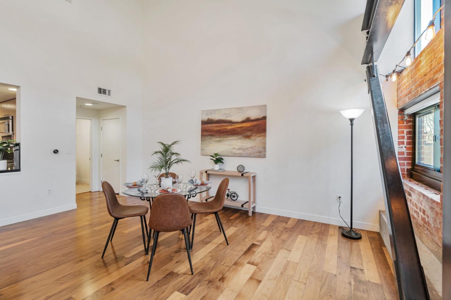 88 Bush ST 2103