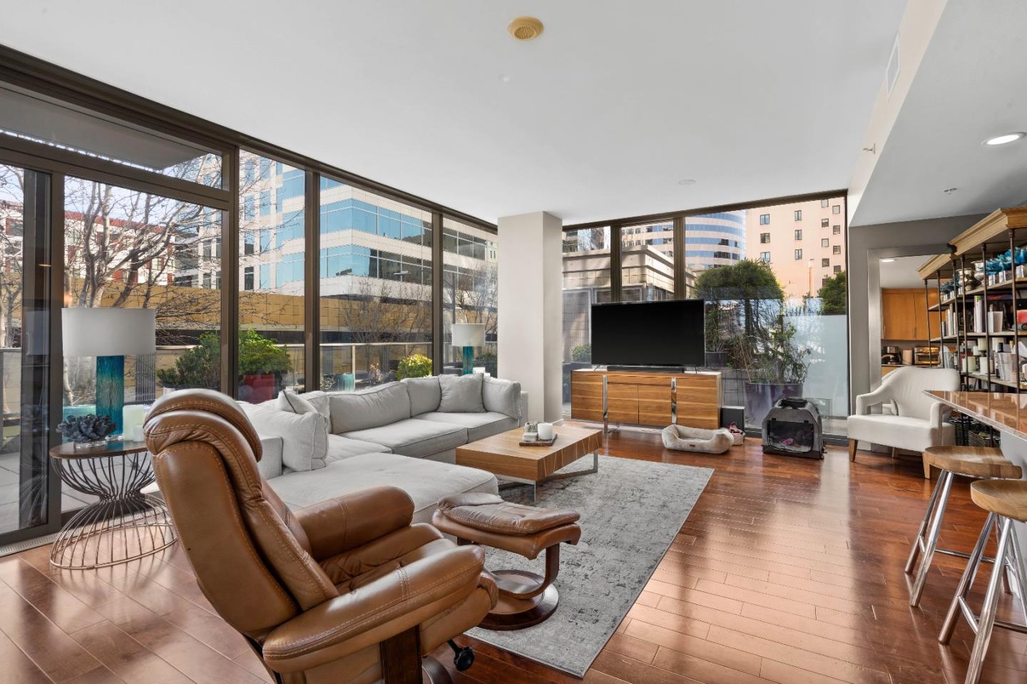 38 N Almaden BLVD 323