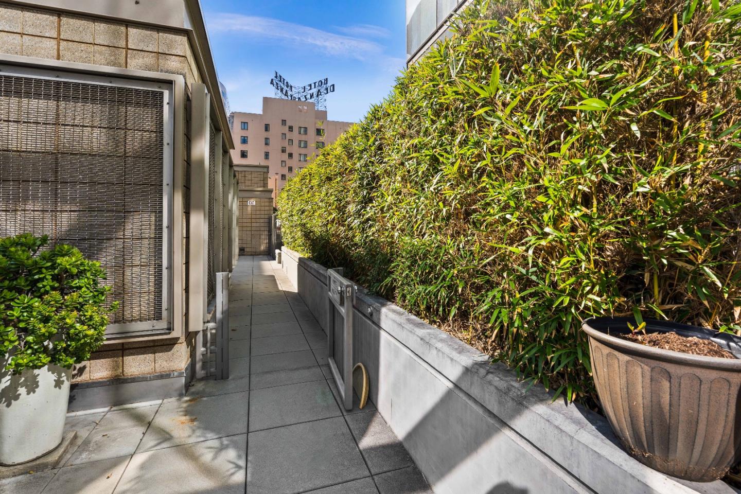 38 N Almaden BLVD 323