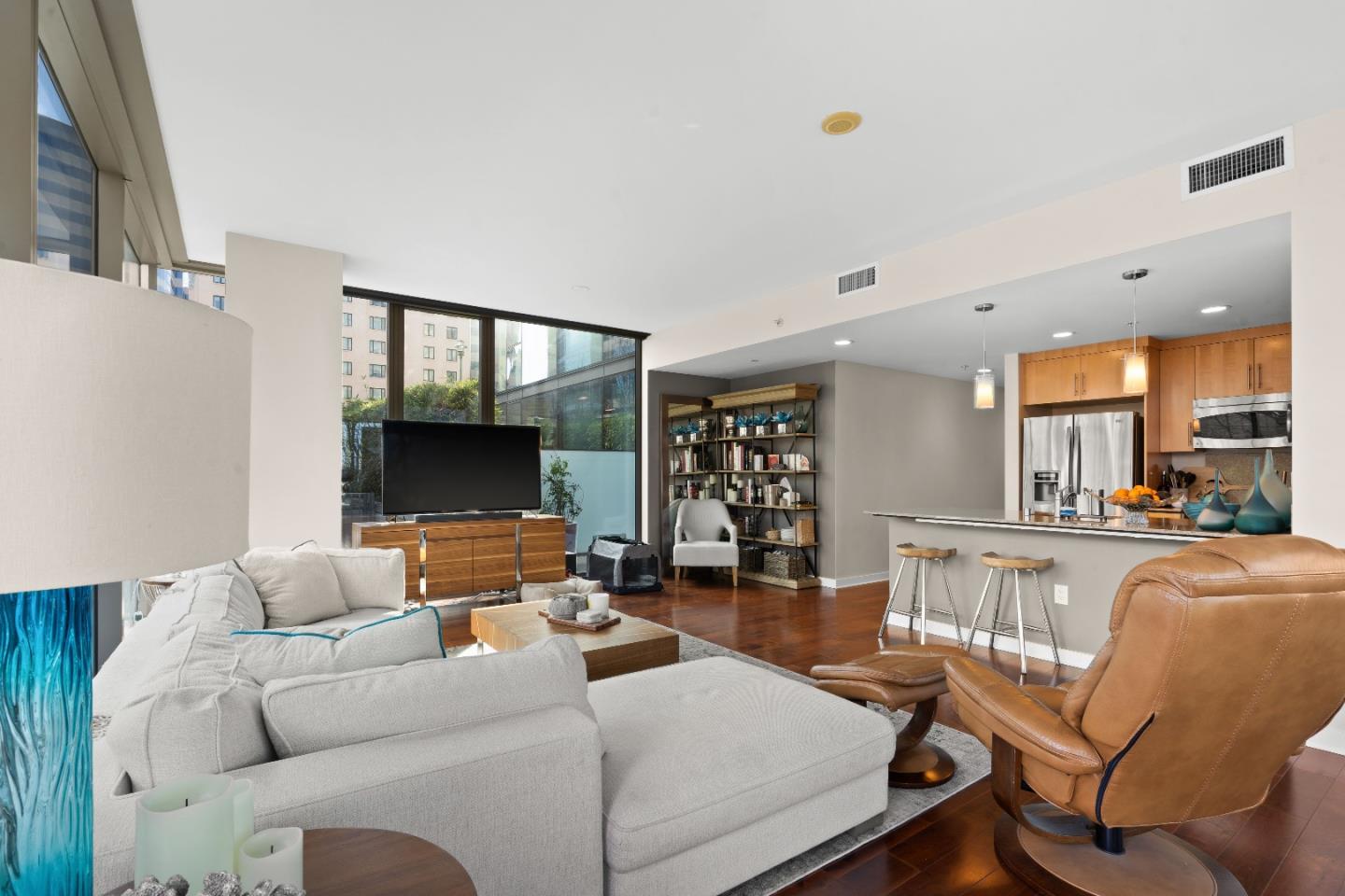 38 N Almaden BLVD 323