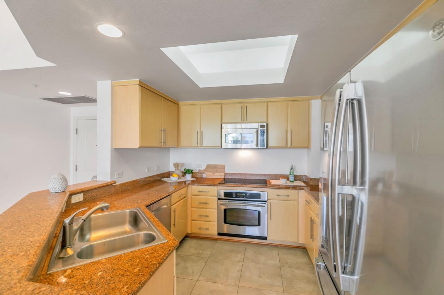 46 W Julian ST 527