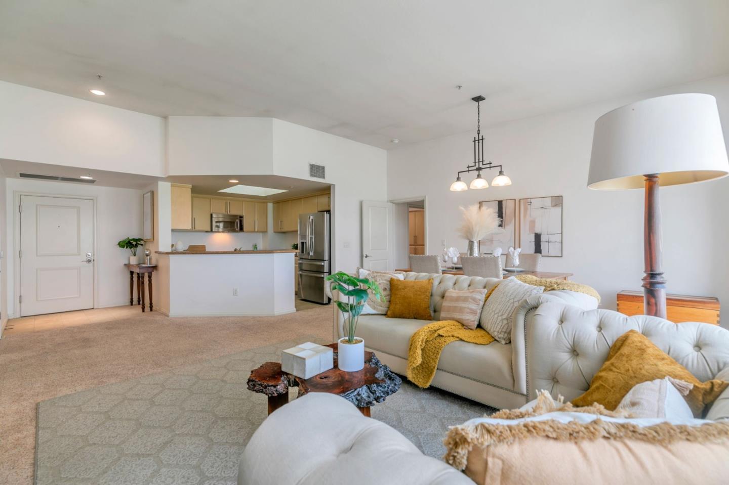 46 W Julian ST 527