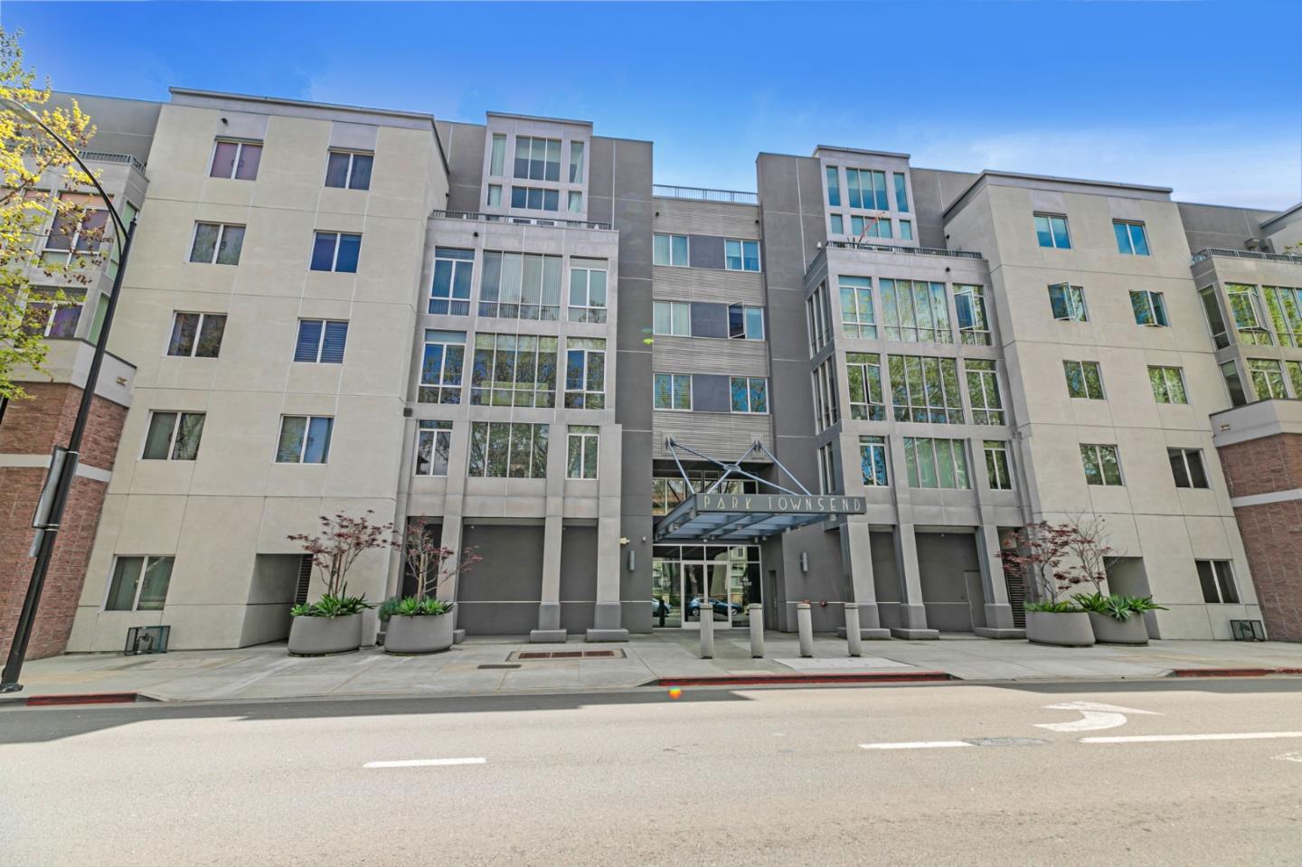 46 W Julian ST 527