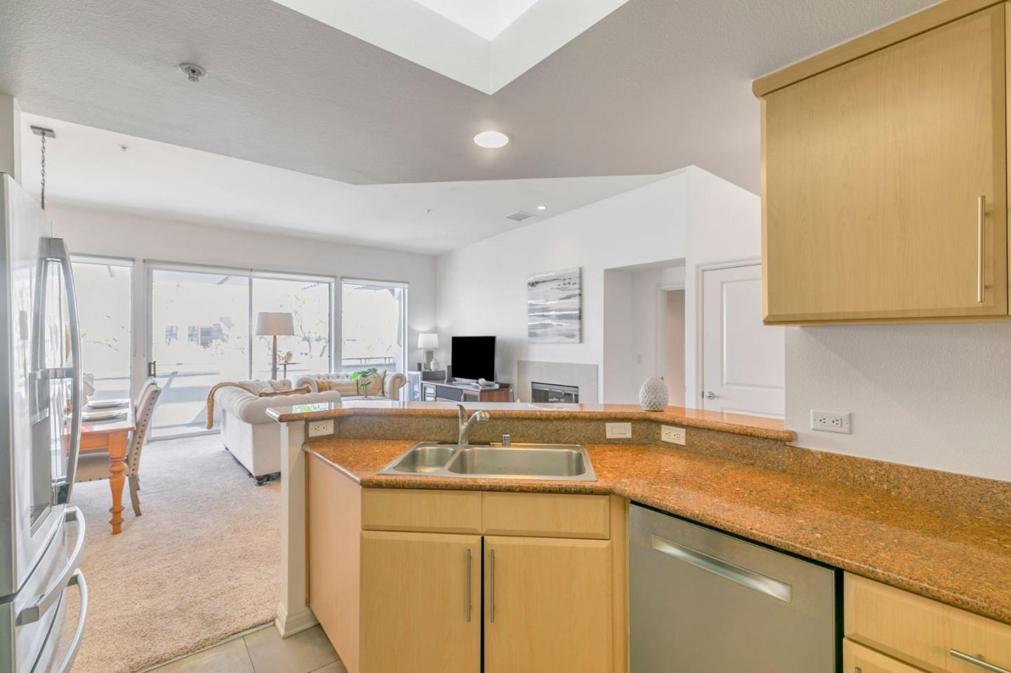 46 W Julian ST 527