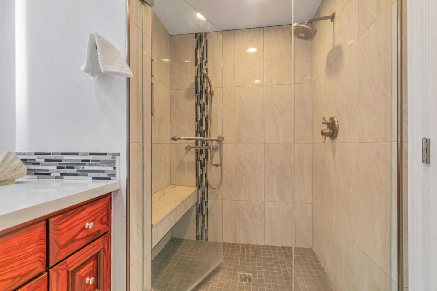 46 W Julian ST 527