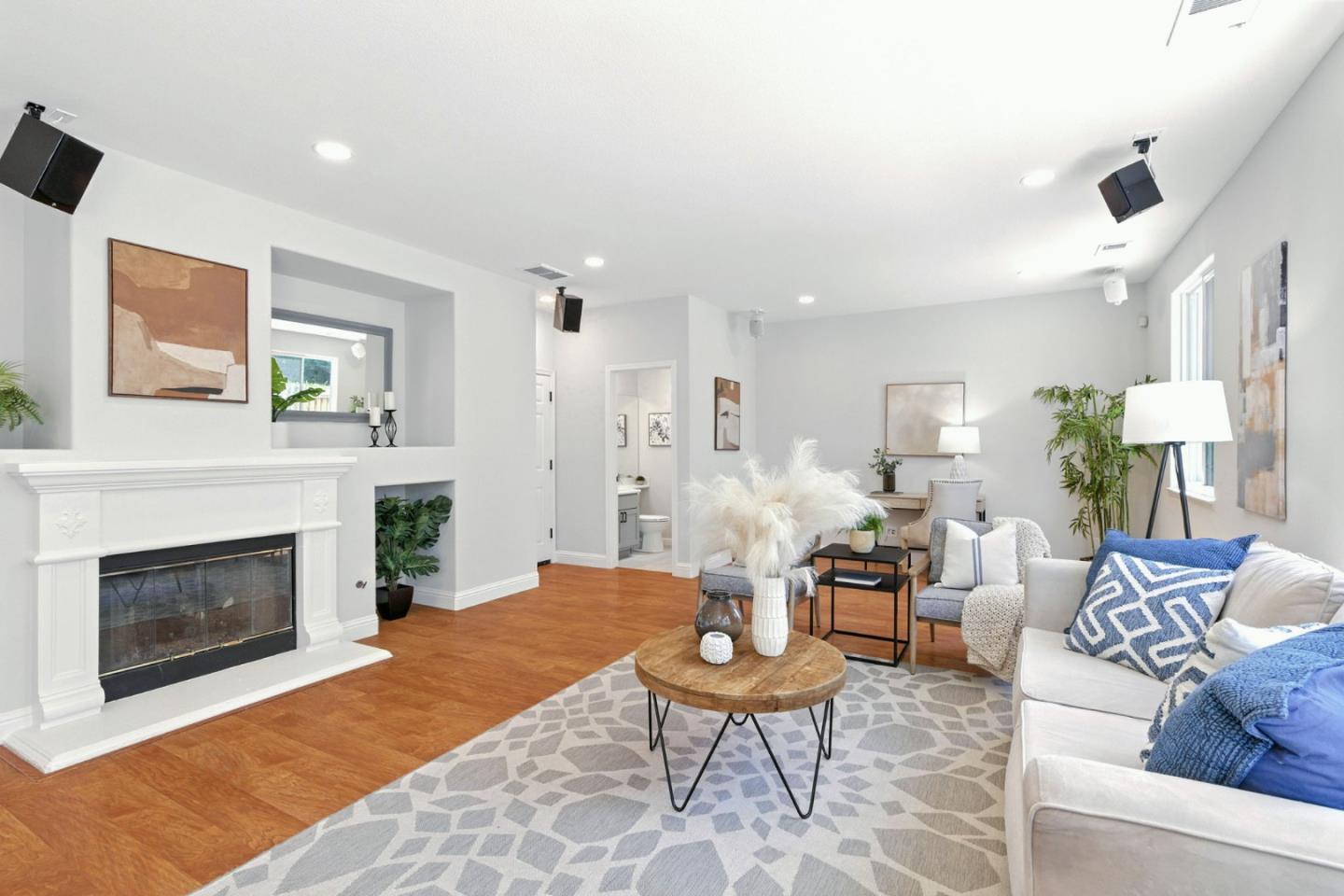 4681 La Crescent Loop