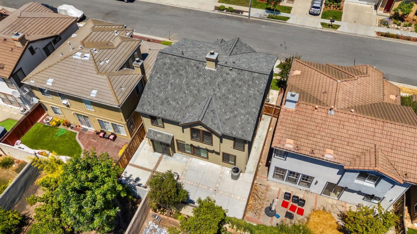 4681 La Crescent Loop