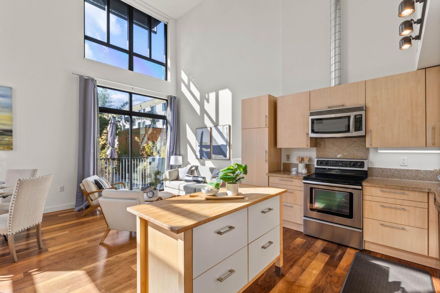 88 Bush Street 2160