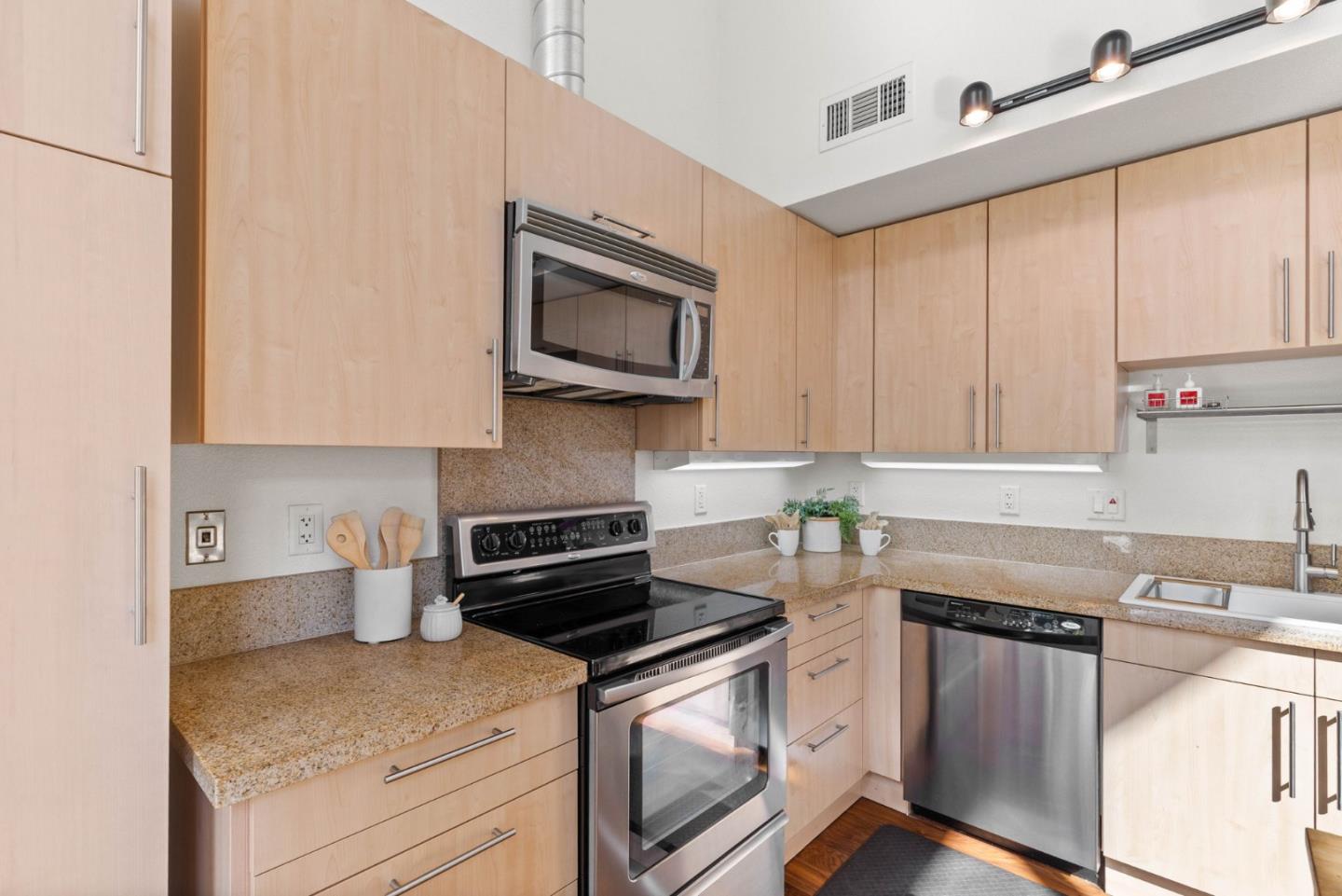 88 Bush Street 2160