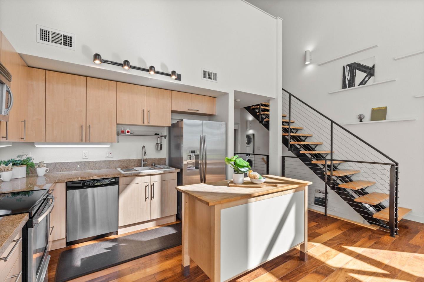 88 Bush Street 2160