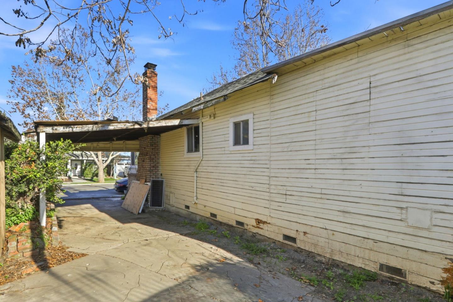 160 Pierce Avenue