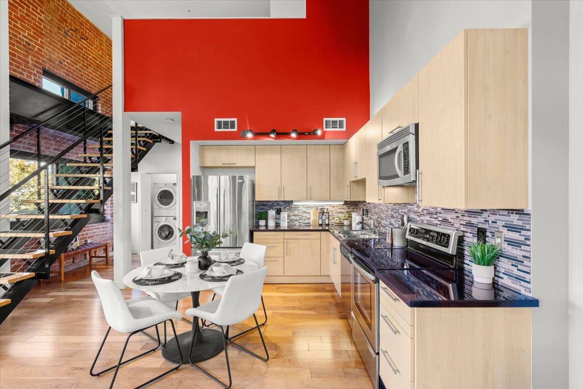 88 Bush ST 2131
