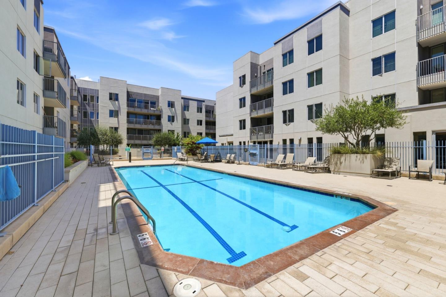 46 W Julian ST 427
