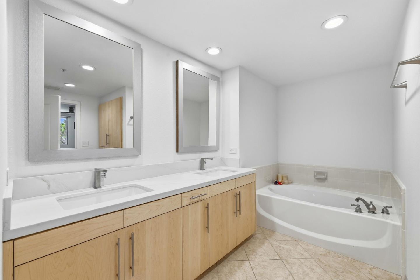 46 W Julian ST 427