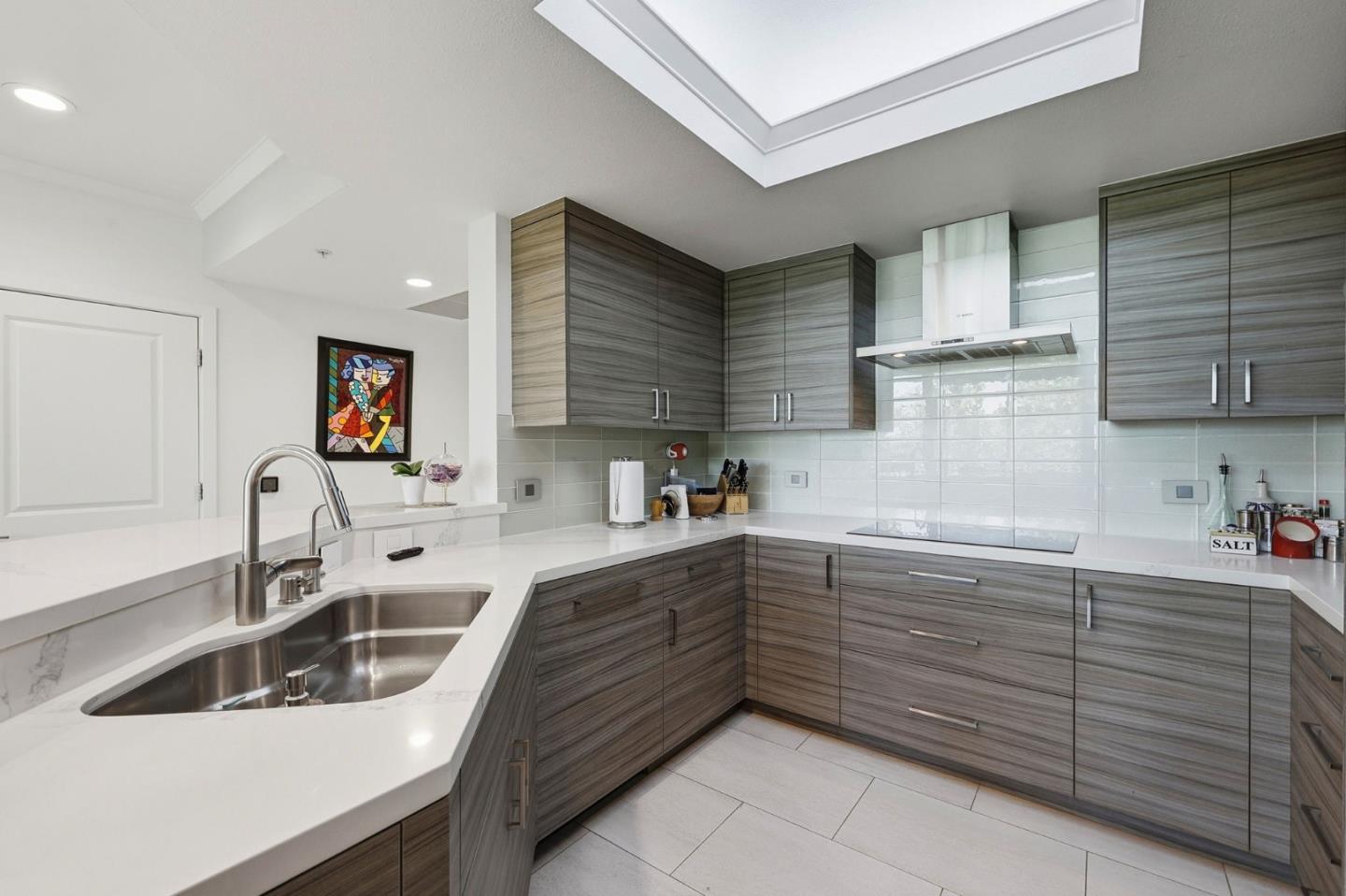 46 W Julian ST 427