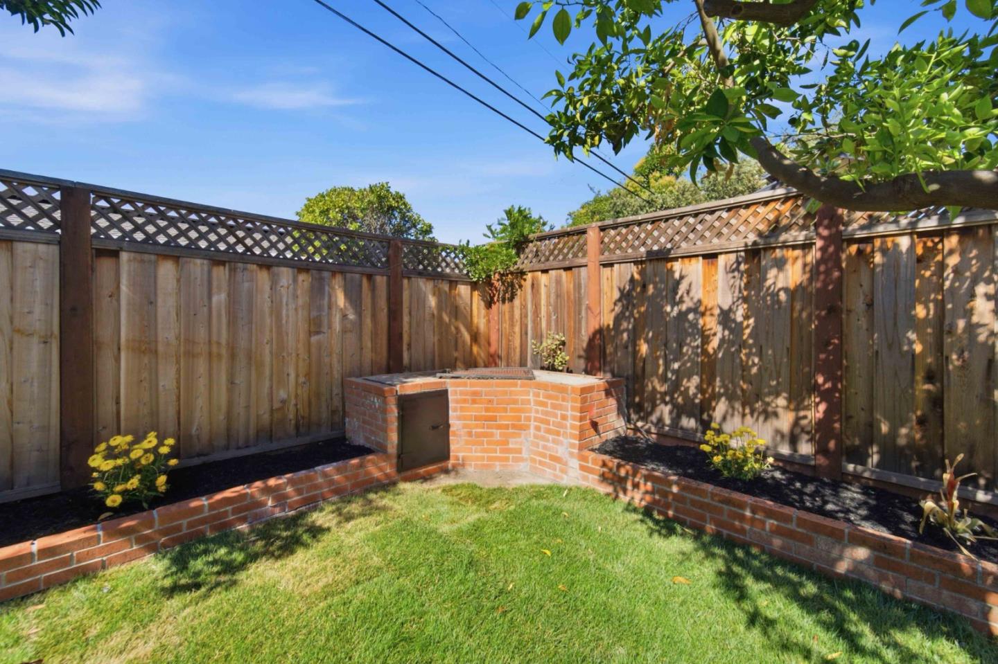 1075 Cloverbrook DR