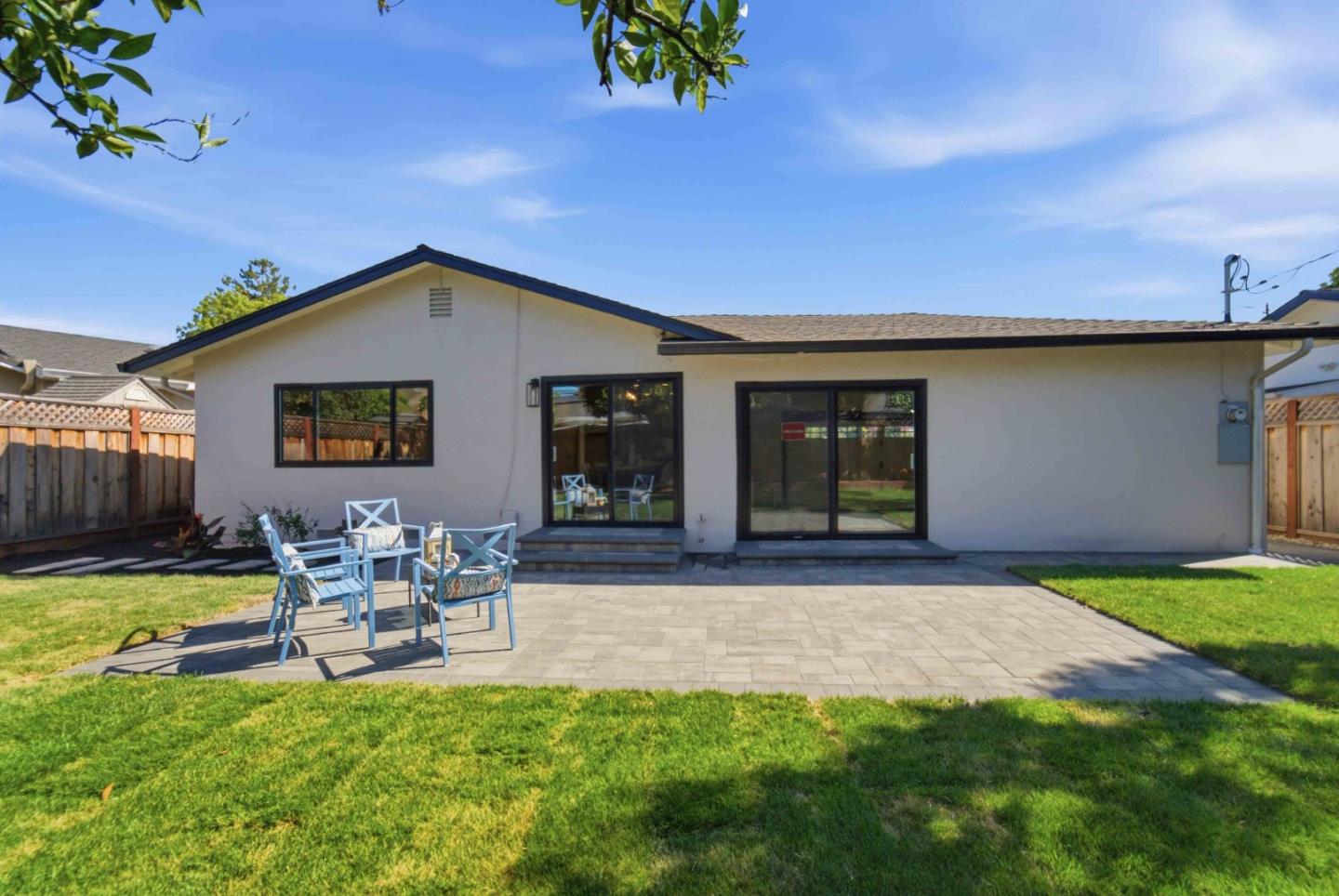 1075 Cloverbrook DR