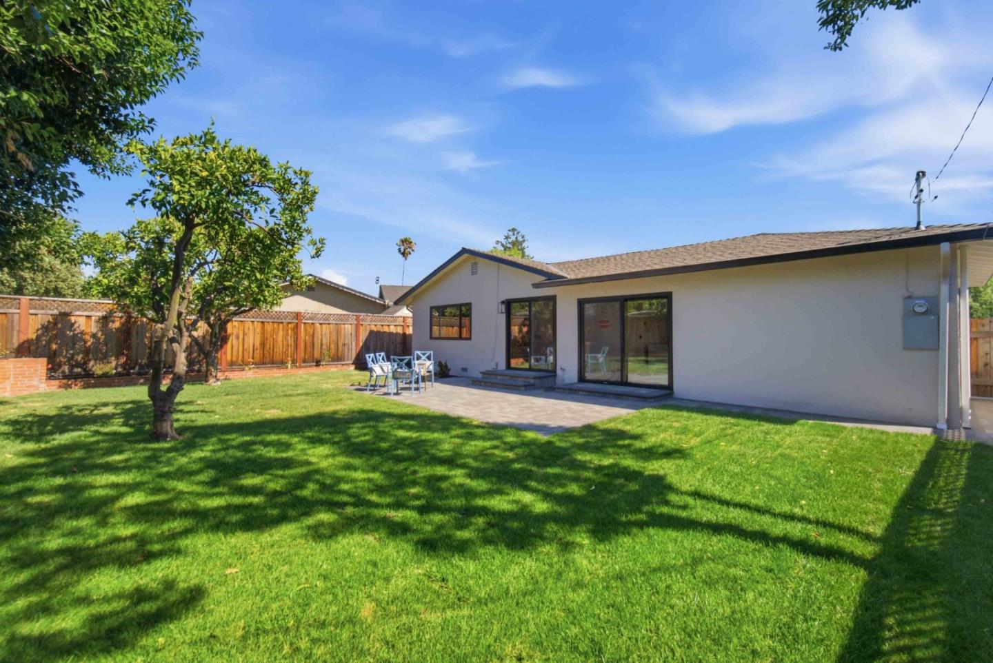 1075 Cloverbrook DR