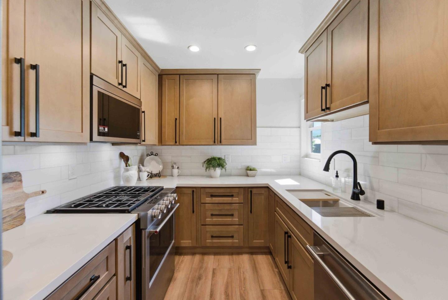 1075 Cloverbrook DR