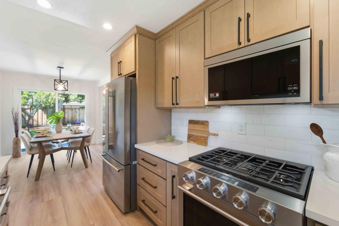 1075 Cloverbrook DR