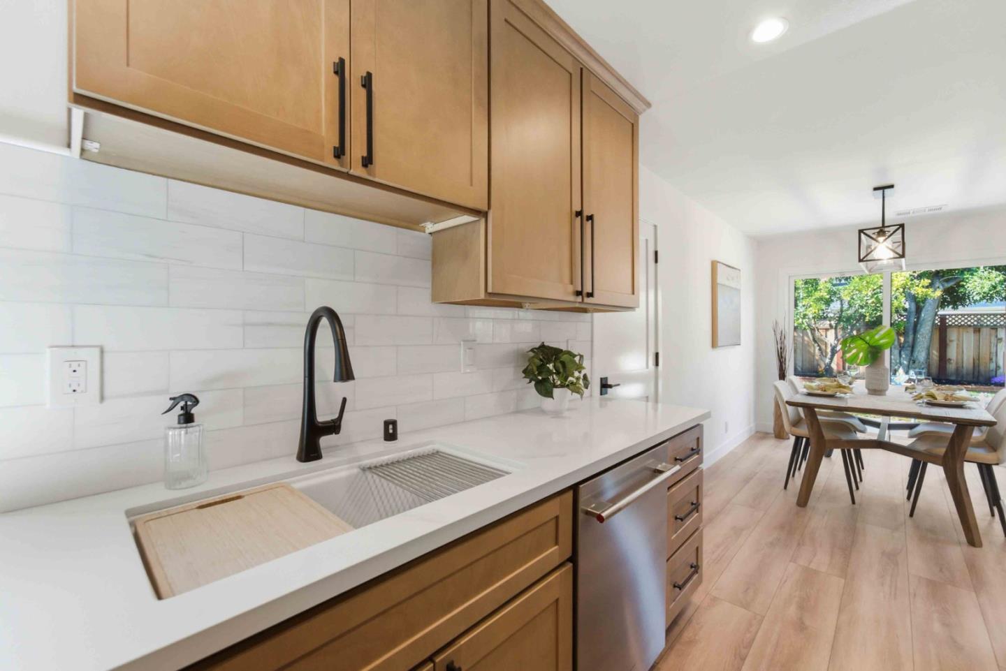 1075 Cloverbrook DR