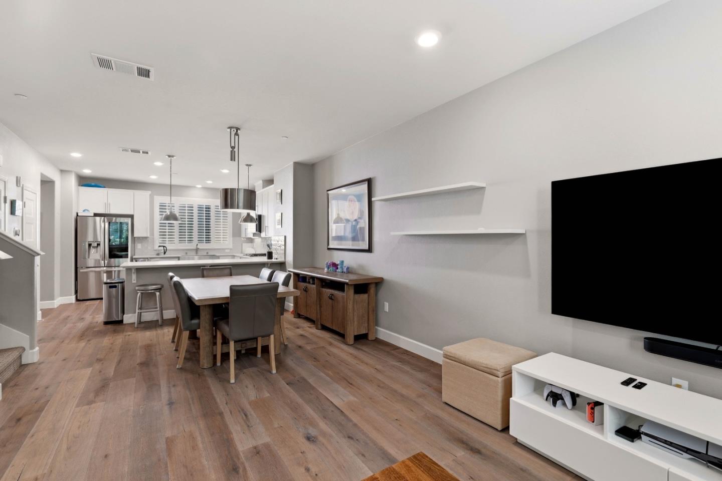 217 William Manly ST 3