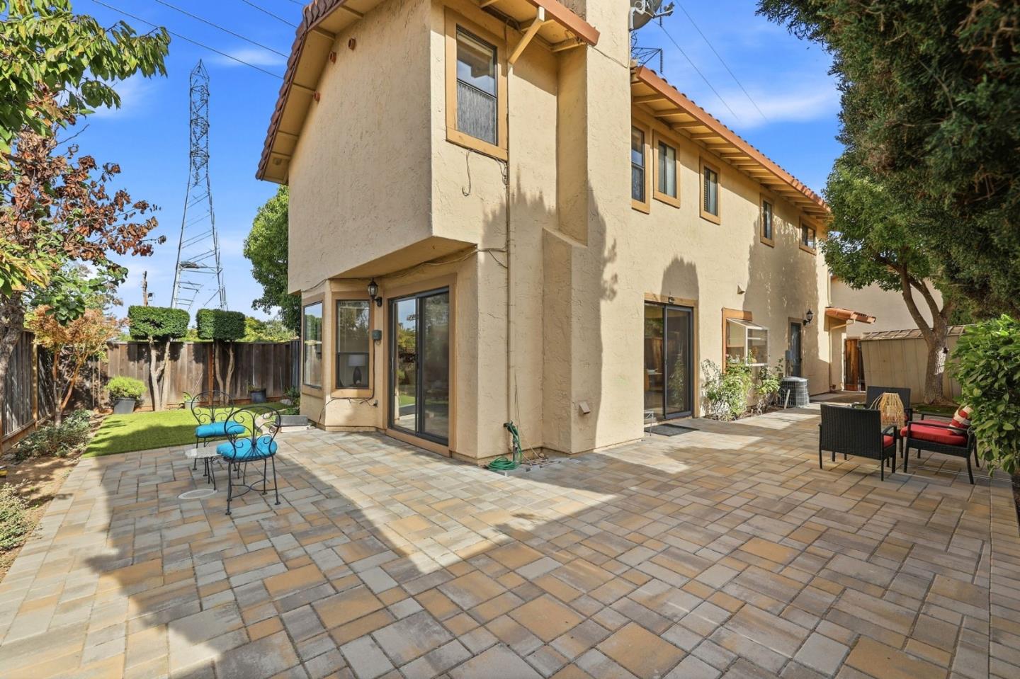 1601 Singletree WAY