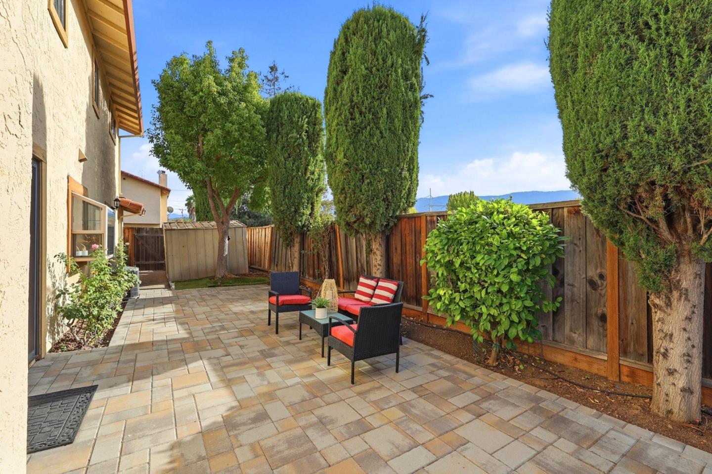 1601 Singletree WAY